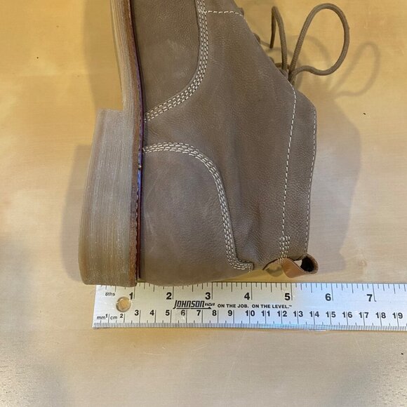 Dr Sholl’s Mens Size 10 M neutral tan Leather Chukka Boots With Lace-Up Closure - Picture 13 of 15